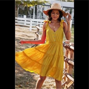 Sleeveless solid V neck dress,